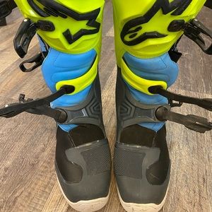 Mens size 9 Alpinestars motocross boots